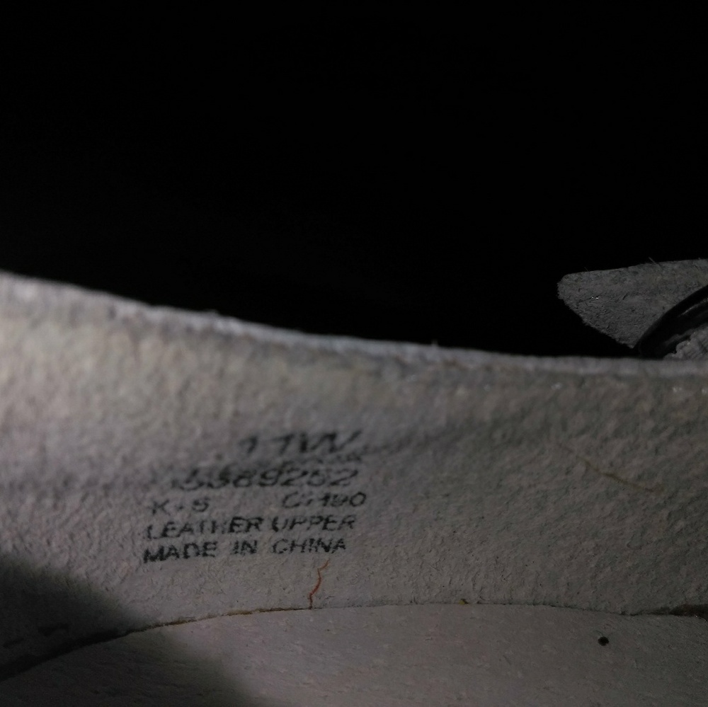 Girl's shoes